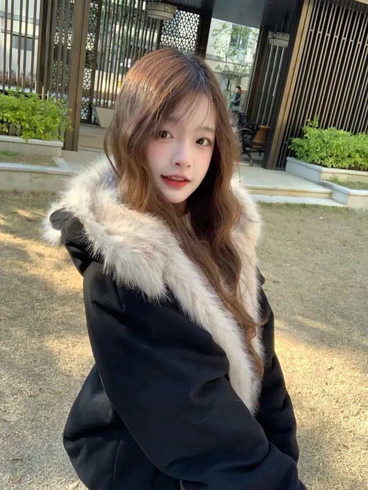 Корейская теплая хлопковая куртка для женщин с меховым воротником и капюшоном, черная, на хлопковой подкладке, зимнее пальто, модное, универсальное, утолщенное
Корейская теплая хлопковая куртка для женщин с меховым воротником и капюшоном, черная, на хлопковой подкладке, зимнее пальто, модное, универсальное, утолщенное