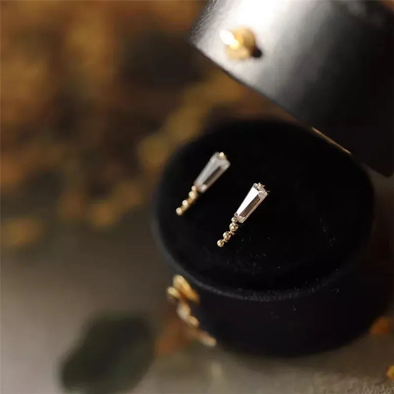 925 Sterling Silver Plated 14k Gold Japanese Style Ice Lamp Stud Earrings Exquisite Temperament For Women Party Gift Jewelry
925 Sterling Silver Plated 14k Gold Japanese Style Ice Lamp Stud Earrings Exquisite Temperament For Women Party Gift Jewelry