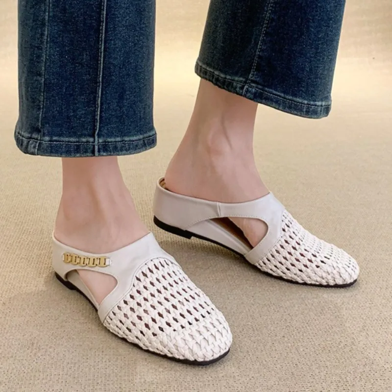 New Women Shoes Luxury Genuine Leather Mueller Slippers for Woman Exquisite Hollow Out Casual Shoes Designer Shoes Zapatos Mujer
New Women Shoes Luxury Genuine Leather Mueller Slippers for Woman Exquisite Hollow Out Casual Shoes Designer Shoes Zapatos Mujer