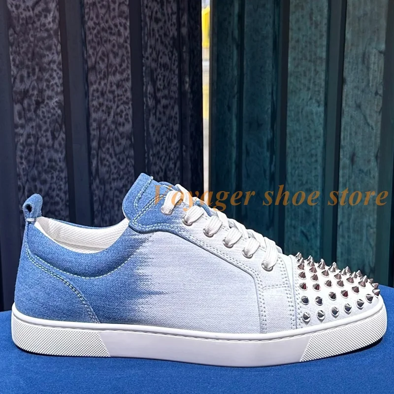Classic Champagne Silver Glossy Round Toe Lace Up Men's Casual Shoes Gorgeous Diamond Studded Flat Fashion Versatile Sneakers
Classic Champagne Silver Glossy Round Toe Lace Up Men's Casual Shoes Gorgeous Diamond Studded Flat Fashion Versatile Sneakers
