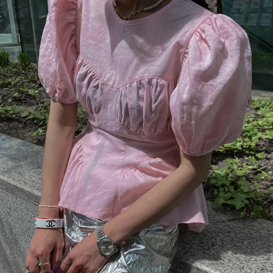 Sweet Bubble Sleeve Shaping Waist Chiffon Shirt Women's Fashion Spring Autumn Winter Korean Style Regular Fit Inner Wear Top
Sweet Bubble Sleeve Shaping Waist Chiffon Shirt Women's Fashion Spring Autumn Winter Korean Style Regular Fit Inner Wear Top