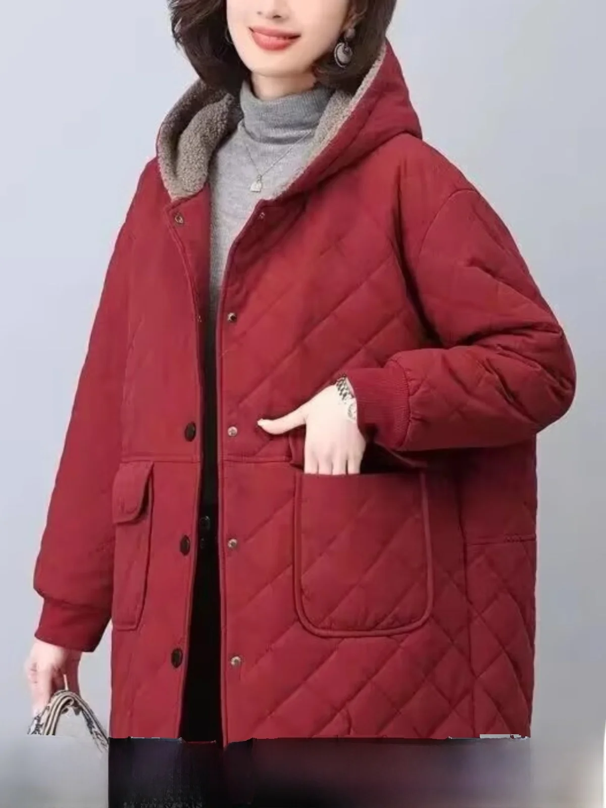 Хлопковое пальто средней длины с капюшоном и капюшоном Thiened Fce на подкладке больших размеров для женщин в зимнем повседневном стиле 
Хлопковое пальто средней длины с капюшоном и капюшоном Thiened Fce на подкладке больших размеров для женщин в зимнем повседневном стиле