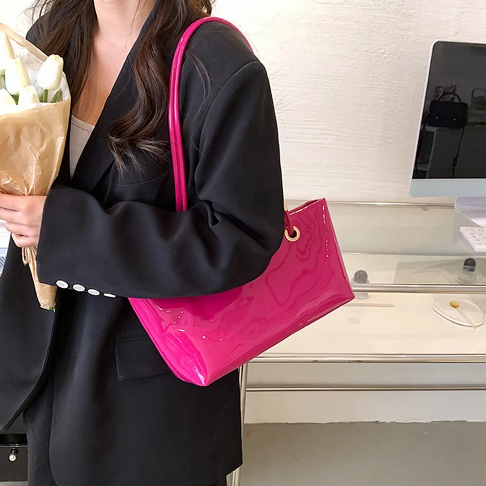 Elegant Patent Leather Shoulder Bag Large Capacity Sweet Korean Style Underarm Bag Solid Color Smooth Commuting Tote Bag Daily
Elegant Patent Leather Shoulder Bag Large Capacity Sweet Korean Style Underarm Bag Solid Color Smooth Commuting Tote Bag Daily