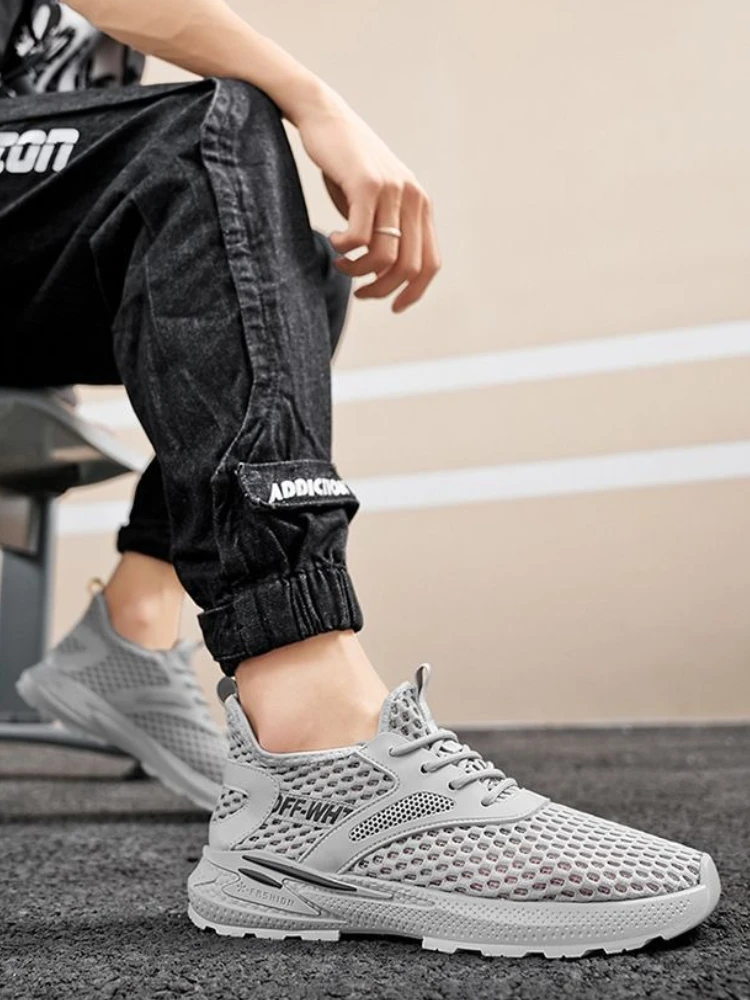 Серые минималистичные мужские повседневные кроссовки для бега, легкая, стильная, оригинальная, модная, корейская, низкая цена, мужская спортивная обувь
Серые минималистичные мужские повседневные кроссовки для бега, легкая, стильная, оригинальная, модная, корейская, низкая цена, мужская спортивная обувь