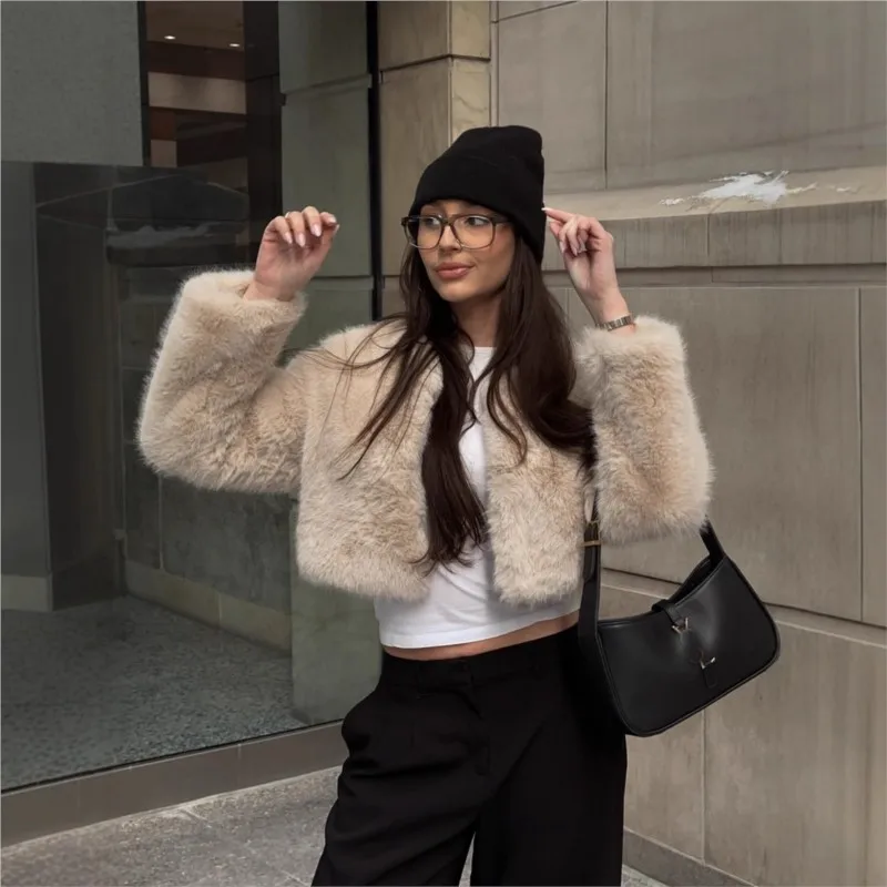 Women's short fluffy and fur coat deep-neck top fashionable artificial
Women's short fluffy and fur coat deep-neck top fashionable artificial