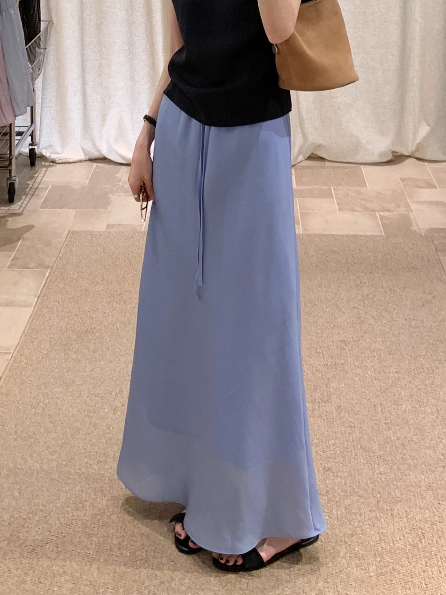 Новая женская юбка миди синего цвета с высокой талией для фигуры типа «груша», с эластичным поясом, А-силуэт, в корейском стиле, для повседневной носки
Новая женская юбка миди синего цвета с высокой талией для фигуры типа «груша», с эластичным поясом, А-силуэт, в корейском стиле, для повседневной носки