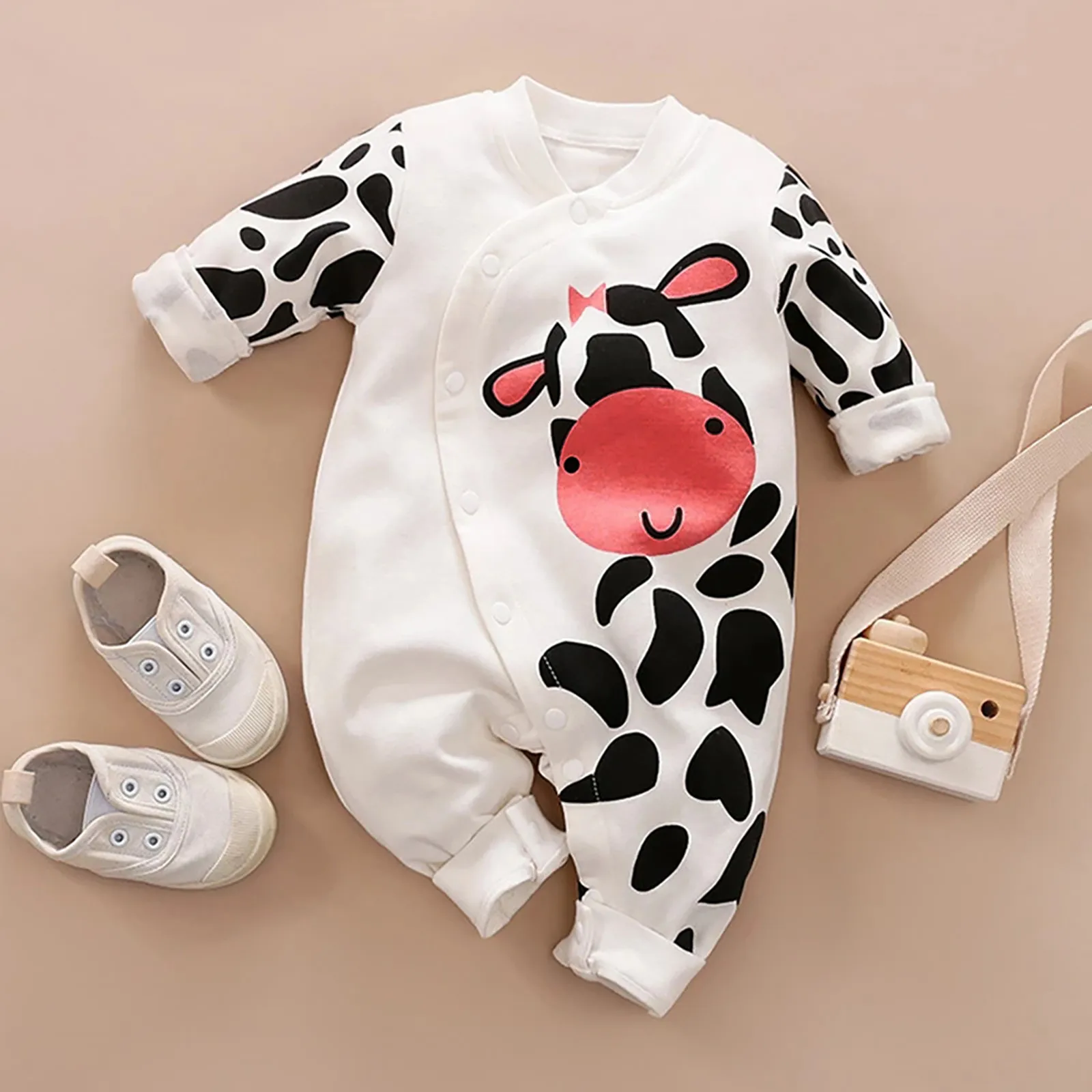 Spring Autumn Boys Girls Cute Romper Cartoon Cow Print Cotton Comfortable Long Sleeve Baby Bodysuit
Spring Autumn Boys Girls Cute Romper Cartoon Cow Print Cotton Comfortable Long Sleeve Baby Bodysuit
