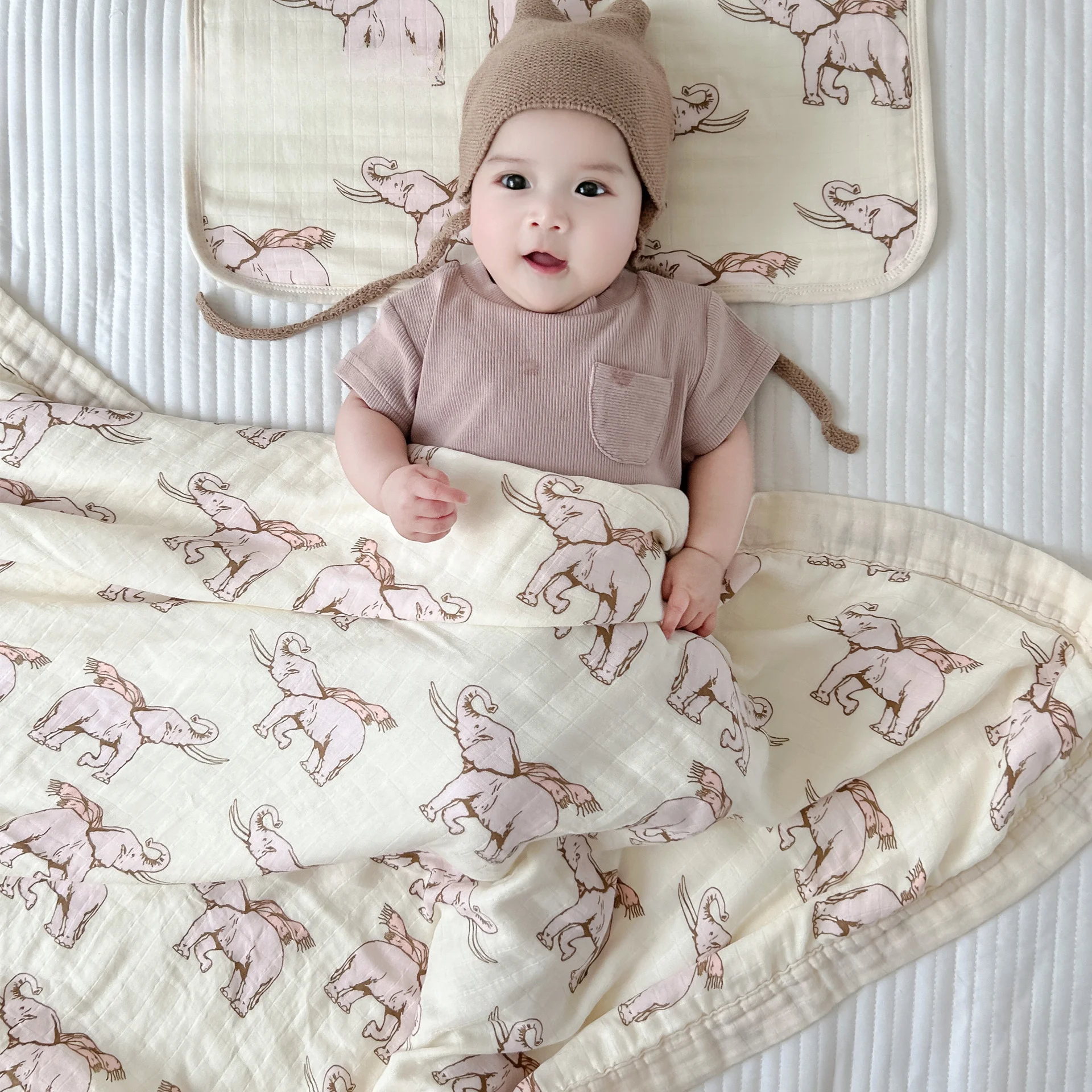 Four-layer Bamboo Cotton Quilt Class A,Newborn Bag Sheet,Quilt Baby Newborn, Baby Bath Towel Cover Blanket
Four-layer Bamboo Cotton Quilt Class A,Newborn Bag Sheet,Quilt Baby Newborn, Baby Bath Towel Cover Blanket