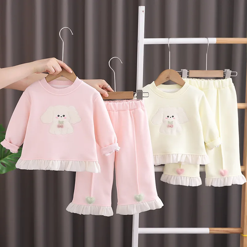 Новая весенне-осенняя одежда для маленьких девочек, детская милая футболка с длинными рукавами, брюки, 2 шт./компл., повседневная одежда для младенцев, детские спортивные костюмы
Новая весенне-осенняя одежда для маленьких девочек, детская милая футболка с длинными рукавами, брюки, 2 шт./компл., повседневная одежда для младенцев, детские спортивные костюмы