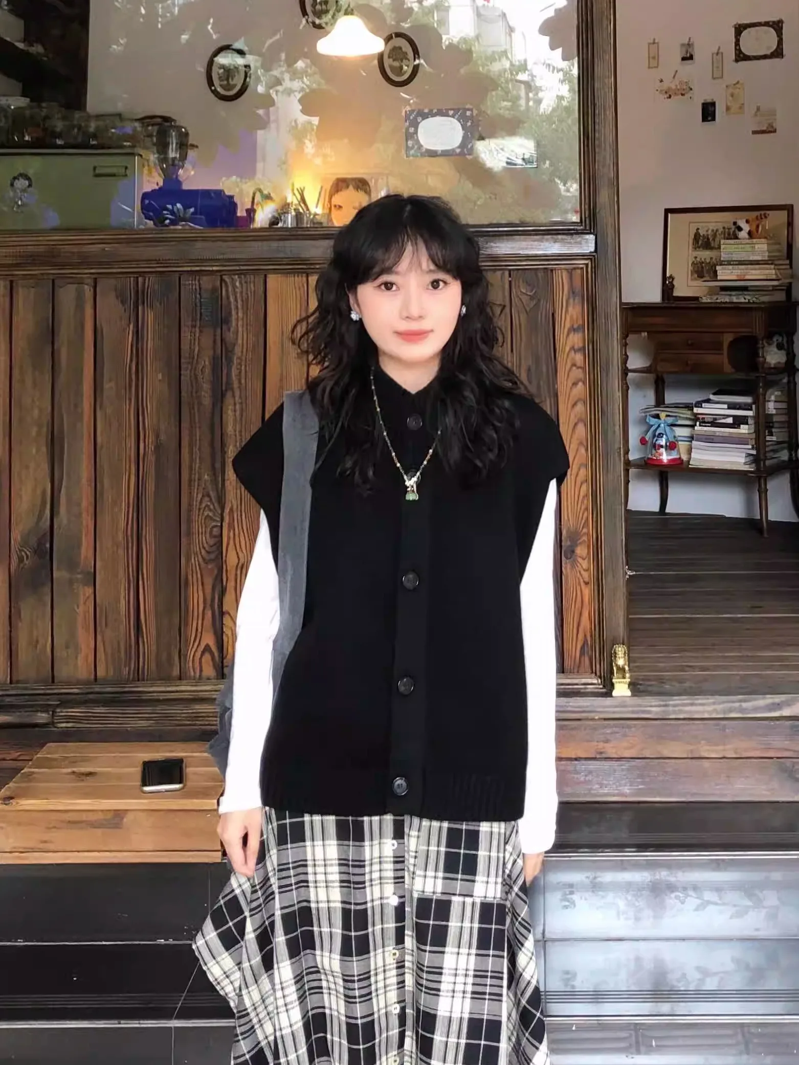 Faionable High Ne вязаный жилет, женский осенне-зимний новый жилет на пуговицах, верхний многослойный дизайн, полиэфирное волокно
Faionable High Ne вязаный жилет, женский осенне-зимний новый жилет на пуговицах, верхний многослойный дизайн, полиэфирное волокно