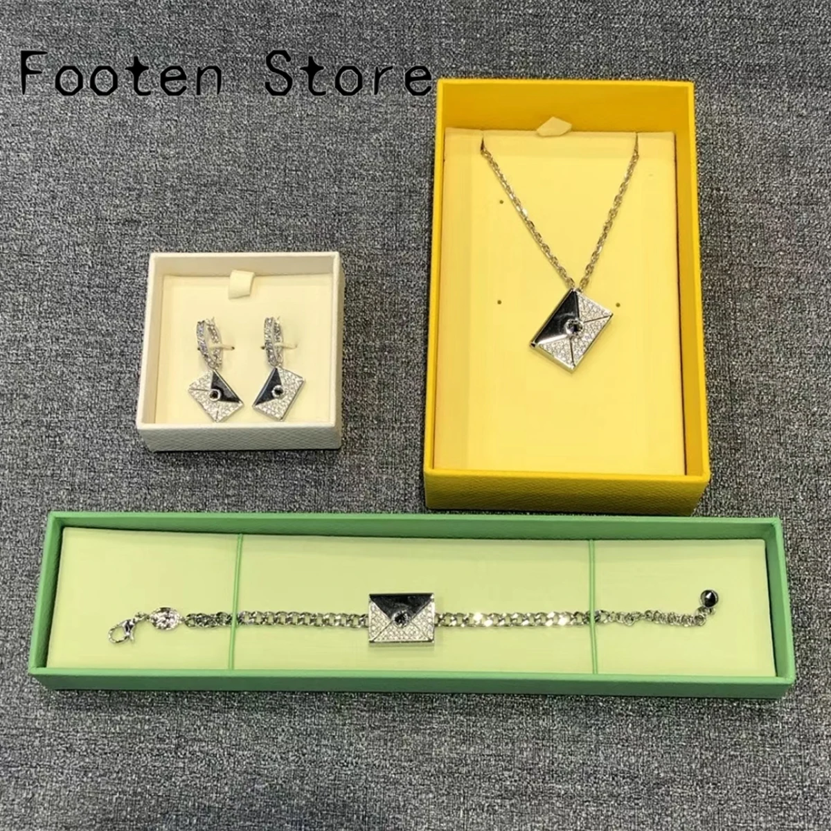 2025 New Trend Romantic Party Gift Charming Love Letter Crystal Necklaces Bracelet Earrings for Women Luxury High Jewelry Set
2025 New Trend Romantic Party Gift Charming Love Letter Crystal Necklaces Bracelet Earrings for Women Luxury High Jewelry Set