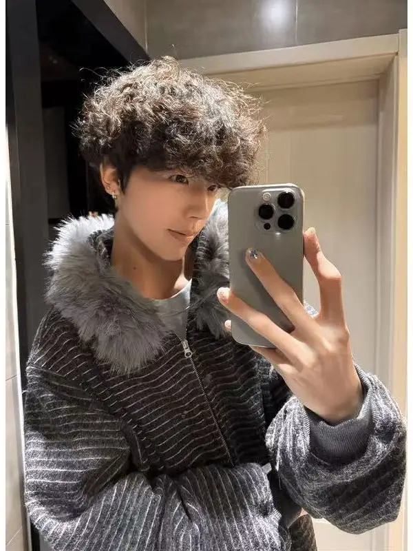 Мужская куртка в клетку с меховым воротником в американском стиле High Street, осенне-зимняя модная куртка с капюшоном на молнии для пар
Мужская куртка в клетку с меховым воротником в американском стиле High Street, осенне-зимняя модная куртка с капюшоном на молнии для пар