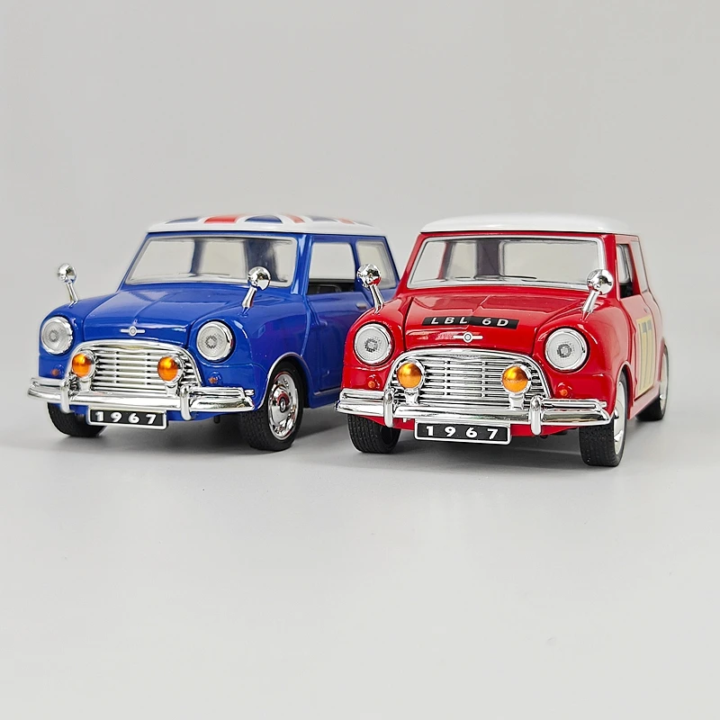 1:32 simulation BMW mini alloy car model, doors and engine hood, trunk can be opened, rebound sound and light, small car
1:32 simulation BMW mini alloy car model, doors and engine hood, trunk can be opened, rebound sound and light, small car