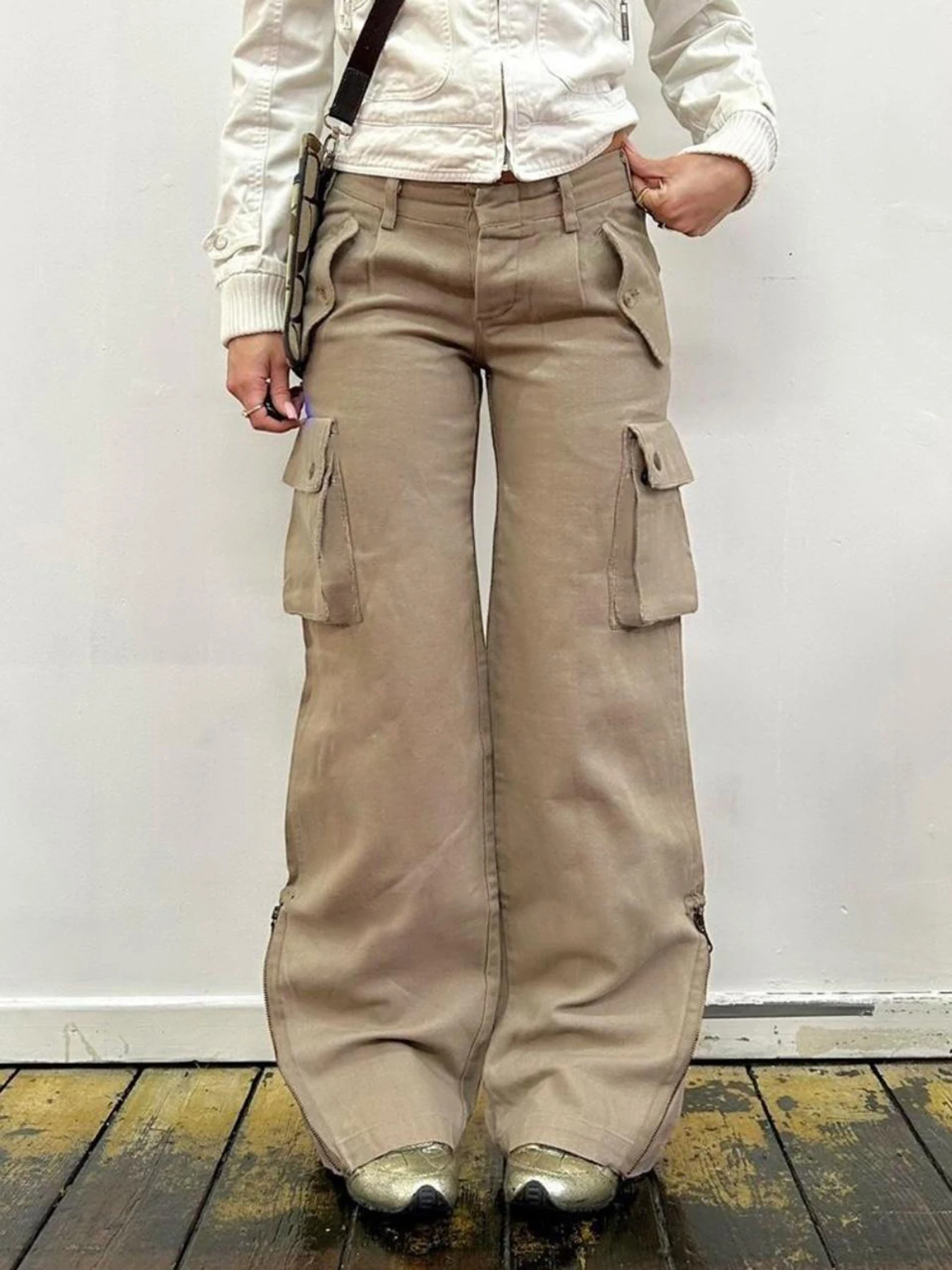 Weekeep Vintage 2000s Khaki Flared Jeans Streetwear y2k Low Rise Patchwork Big Pockets Denim Cargo Pants Harajuku Casual Trouser
Weekeep Vintage 2000s Khaki Flared Jeans Streetwear y2k Low Rise Patchwork Big Pockets Denim Cargo Pants Harajuku Casual Trouser