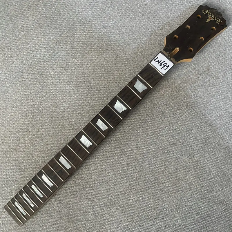 LN693 Electric Guitar Neck DIY Part 22 Frets Right Hand Machine Head L3+R3 648mm Scale Length
LN693 Electric Guitar Neck DIY Part 22 Frets Right Hand Machine Head L3+R3 648mm Scale Length