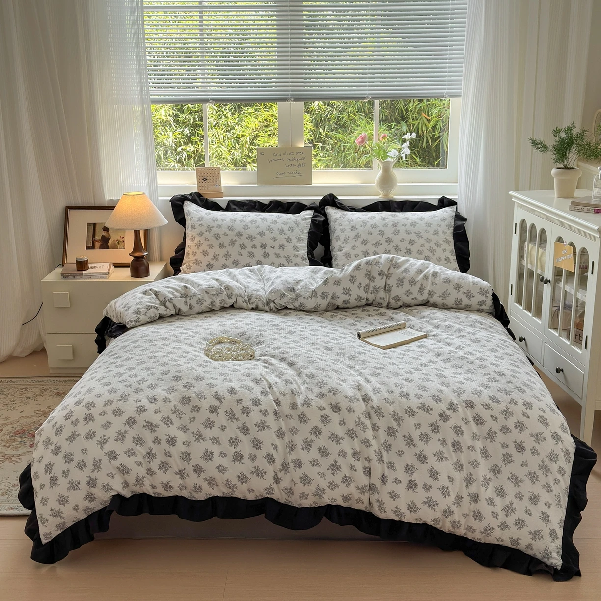 Ins комплекты постельного белья в стиле принцессы с рюшами и кружевом с бантом, пододеяльник, романтическое постельное белье, декор для женщин и девочек, пододеяльник для спальни, 4 шт., 2025 г.
Ins комплекты постельного белья в стиле принцессы с рюшами и кружевом с бантом, пододеяльник, романтическое постельное белье, декор для женщин и девочек, пододеяльник для спальни, 4 шт., 2025 г.