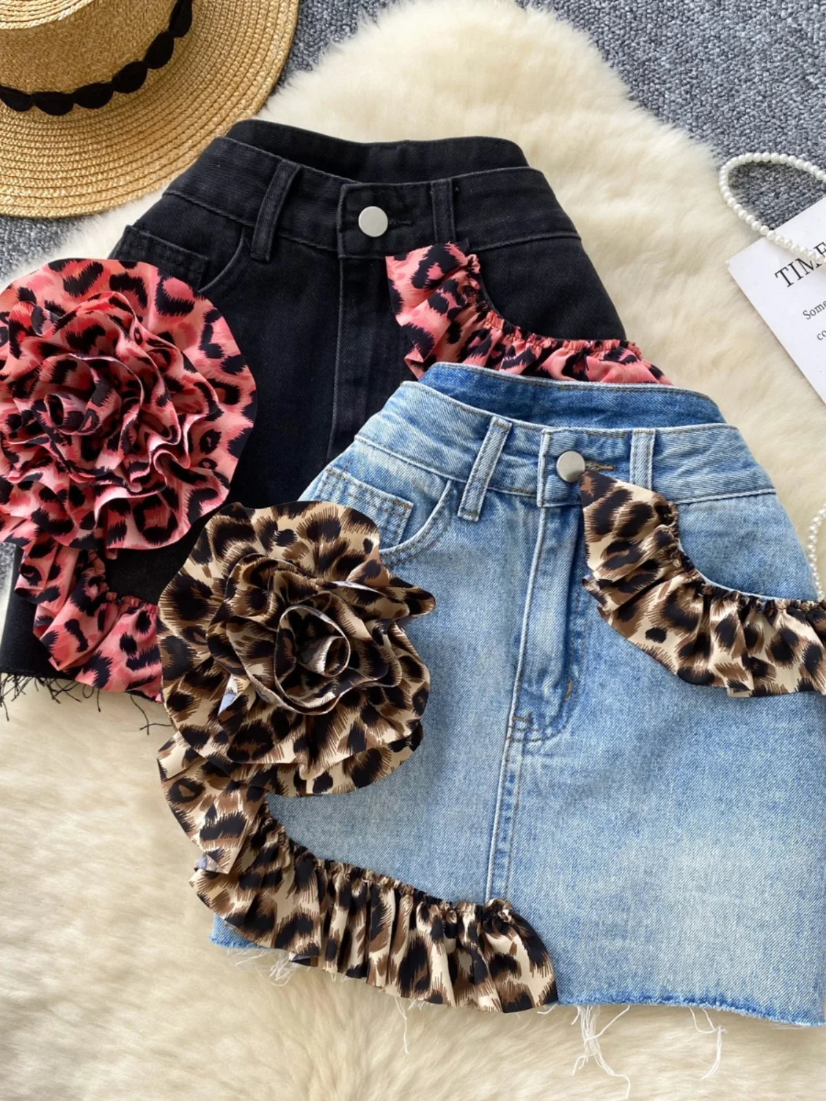 3D Leopard Print Floral Patchwork High Waist Denim Skirt Women's Fall New Style American Hot Girl Versatile A-Line Skirt
3D Leopard Print Floral Patchwork High Waist Denim Skirt Women's Fall New Style American Hot Girl Versatile A-Line Skirt