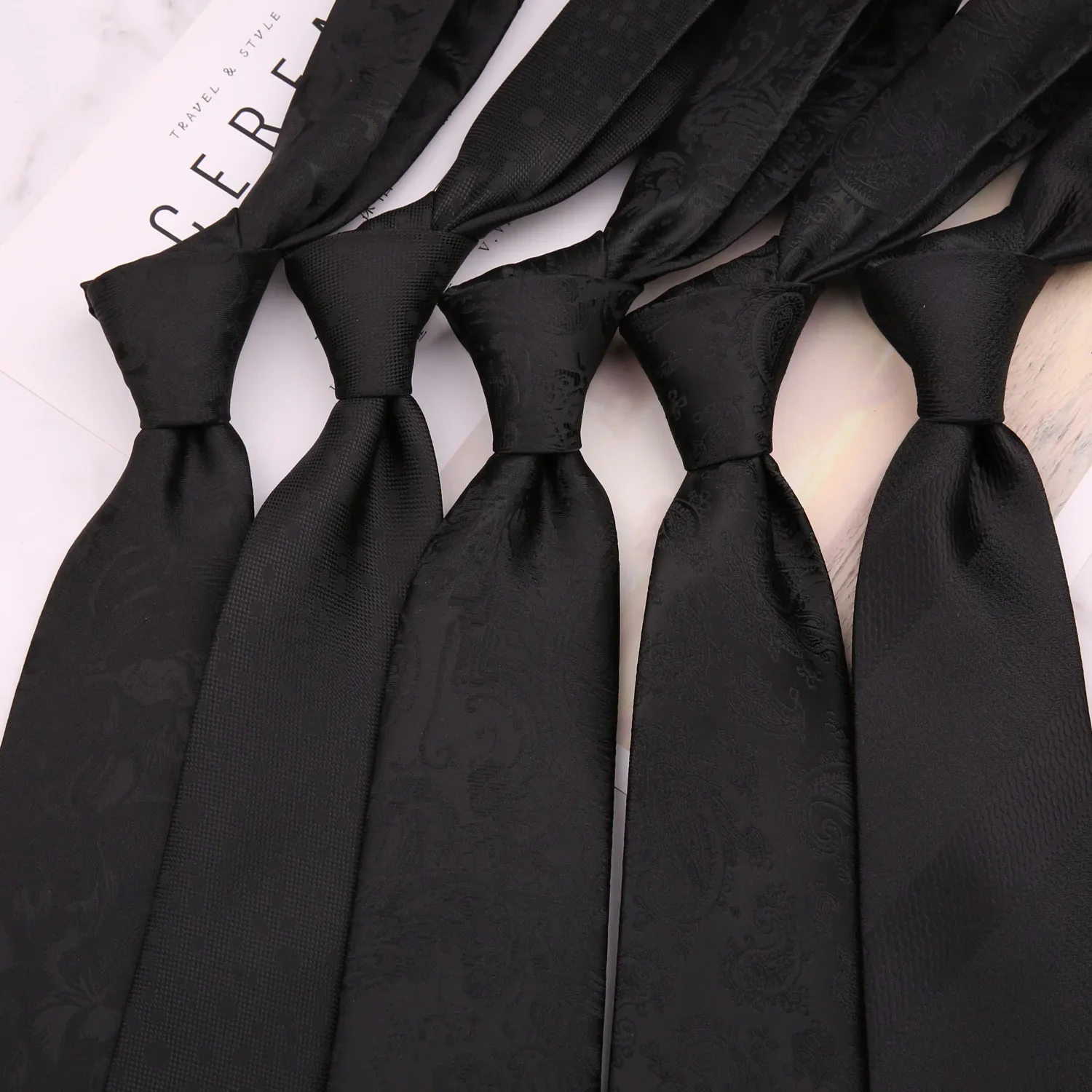 Black tie, men's formal attire, business stripes, professional men's suit, 8CM tie
Black tie, men's formal attire, business stripes, professional men's suit, 8CM tie