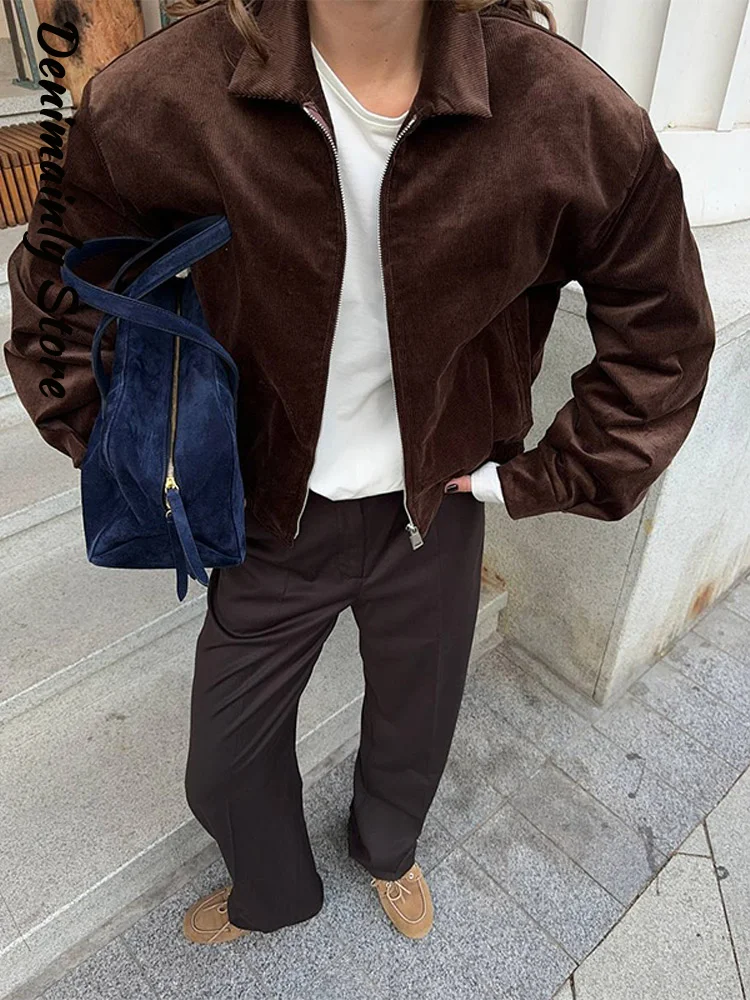 Fashion Lapel Zipper Short Corduroy Jacket Women Long Sleeve Shoulder Pad Waist-closed Solid Coat 2025 Autumn Lady Outwear New
Fashion Lapel Zipper Short Corduroy Jacket Women Long Sleeve Shoulder Pad Waist-closed Solid Coat 2025 Autumn Lady Outwear New