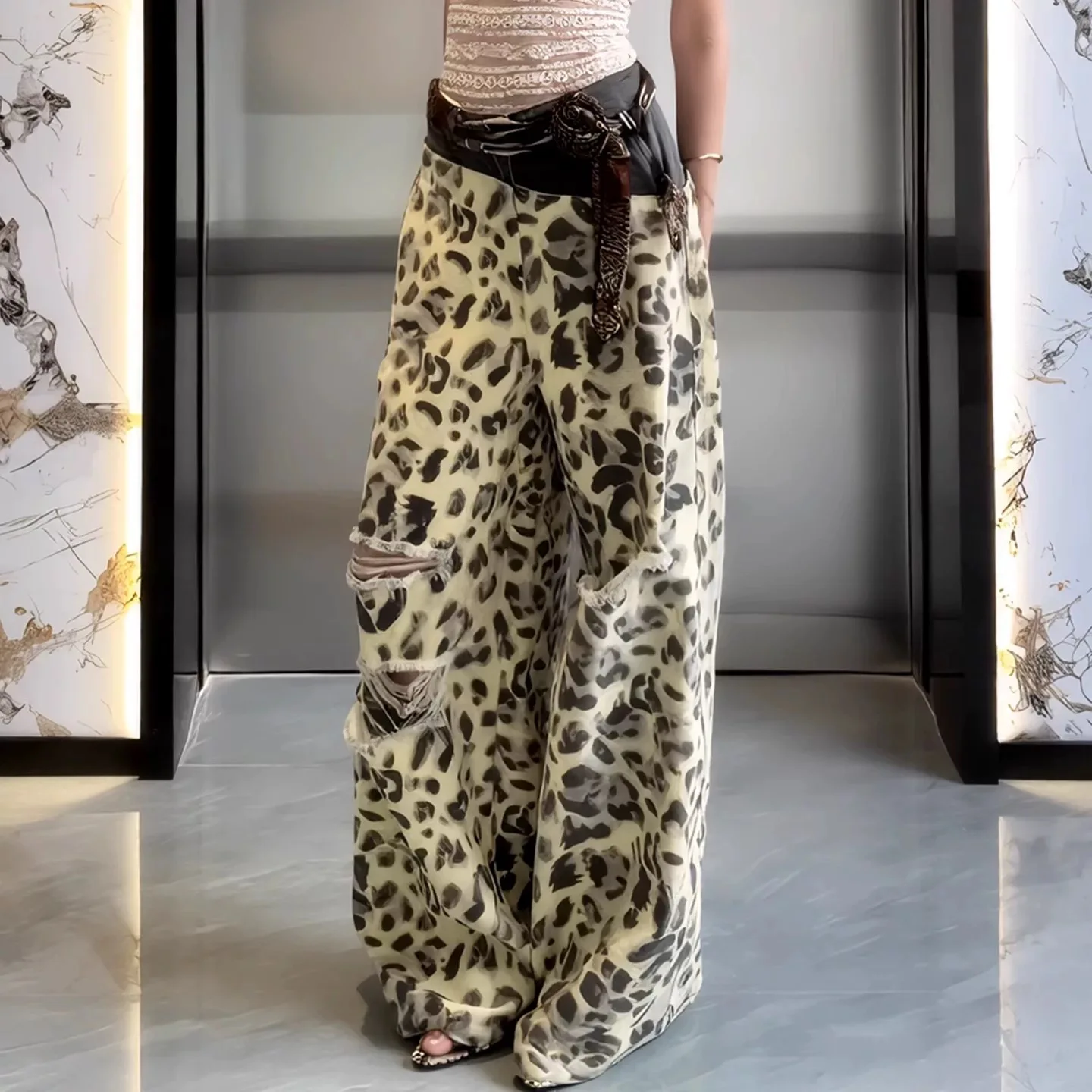 Women Double Waistband Flared Jeans Leopard Print Patchwork Design Ripped Denim Pants Retro Fashion Summer Casual Trousers
Women Double Waistband Flared Jeans Leopard Print Patchwork Design Ripped Denim Pants Retro Fashion Summer Casual Trousers