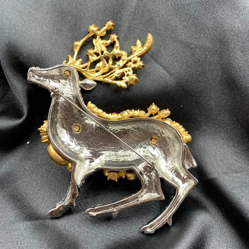 Luxury Colored Gemstone Christmas Elk Brooch Women Designer Palace Zircon Retro Animal Brooch High-end Party Brooch Accessories
Luxury Colored Gemstone Christmas Elk Brooch Women Designer Palace Zircon Retro Animal Brooch High-end Party Brooch Accessories