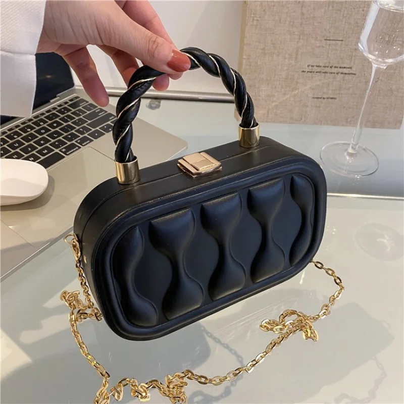 Модный дизайн с буквенным логотипом, винтажная модная женская сумка в минималистском уникальном стиле через плечо
Модный дизайн с буквенным логотипом, винтажная модная женская сумка в минималистском уникальном стиле через плечо