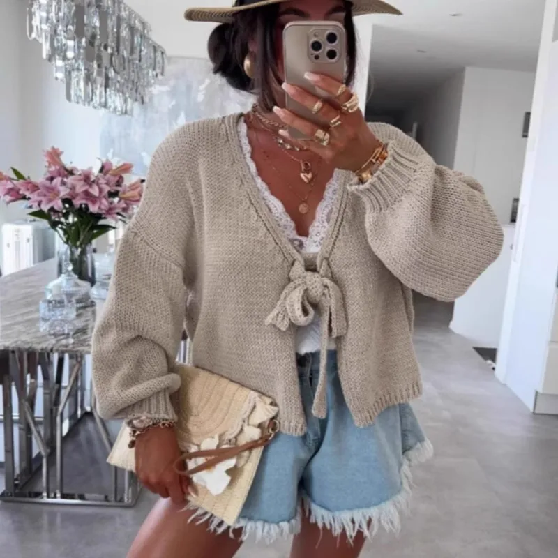 Elegant Sweet Cardigan Knitted Sweater 2025 Autumn Winter Bow Lace-Up V Neck Short Coat Solid color Long Sleeved Splice Jumpers
Elegant Sweet Cardigan Knitted Sweater 2025 Autumn Winter Bow Lace-Up V Neck Short Coat Solid color Long Sleeved Splice Jumpers
