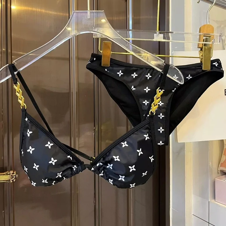 Luxury Brand Design Summer Swim Bikini Print Swimsuit 2 Piece Set For Women Sexy Swimwear Tankini Ladies Beach Wear E05
Luxury Brand Design Summer Swim Bikini Print Swimsuit 2 Piece Set For Women Sexy Swimwear Tankini Ladies Beach Wear E05