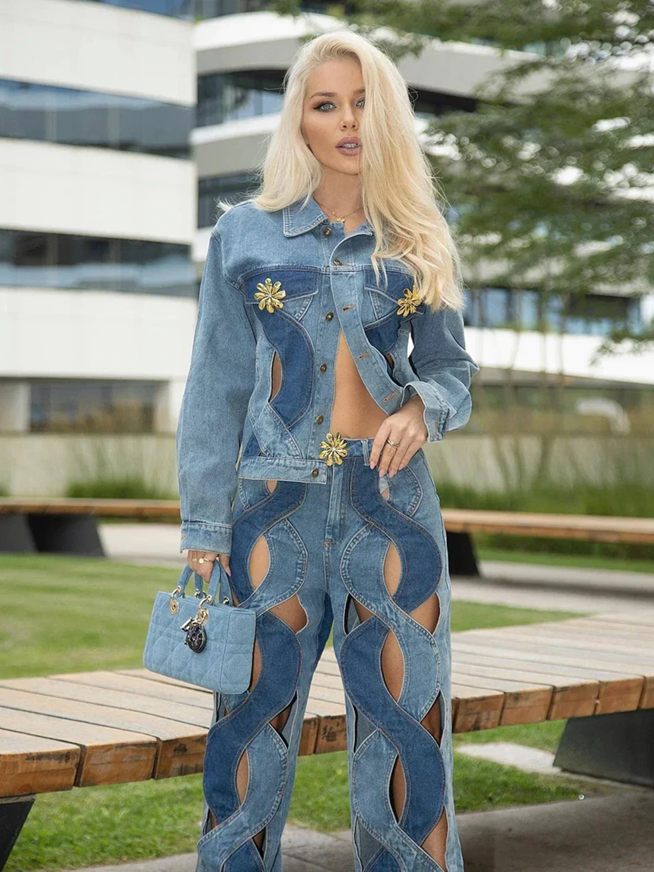 High Quality Women's Blue Fashion Street Flower Decoration Denim Jacket Sexy Lapel Long Sleeved Single Breasted Hollow Coat
High Quality Women's Blue Fashion Street Flower Decoration Denim Jacket Sexy Lapel Long Sleeved Single Breasted Hollow Coat