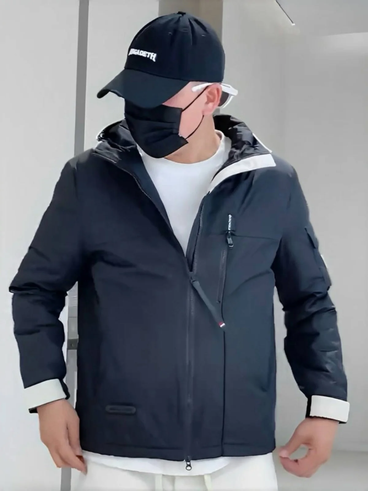 Мужская хлопковая куртка на осень-зиму: новая модель, повседневная, приталенная, с цветными блоками, модная, теплая, с длинными рукавами, на молнии
Мужская хлопковая куртка на осень-зиму: новая модель, повседневная, приталенная, с цветными блоками, модная, теплая, с длинными рукавами, на молнии