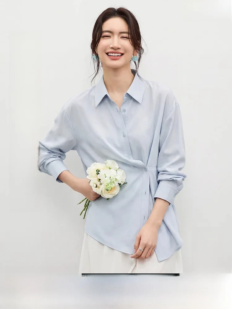 Женская блузка весна 2026: Новинка, приталенная, с отложным воротником, спущенным плечом, длинным рукавом и изогнутым подолом, простой дизайн для повседневной носки
Женская блузка весна 2026: Новинка, приталенная, с отложным воротником, спущенным плечом, длинным рукавом и изогнутым подолом, простой дизайн для повседневной носки