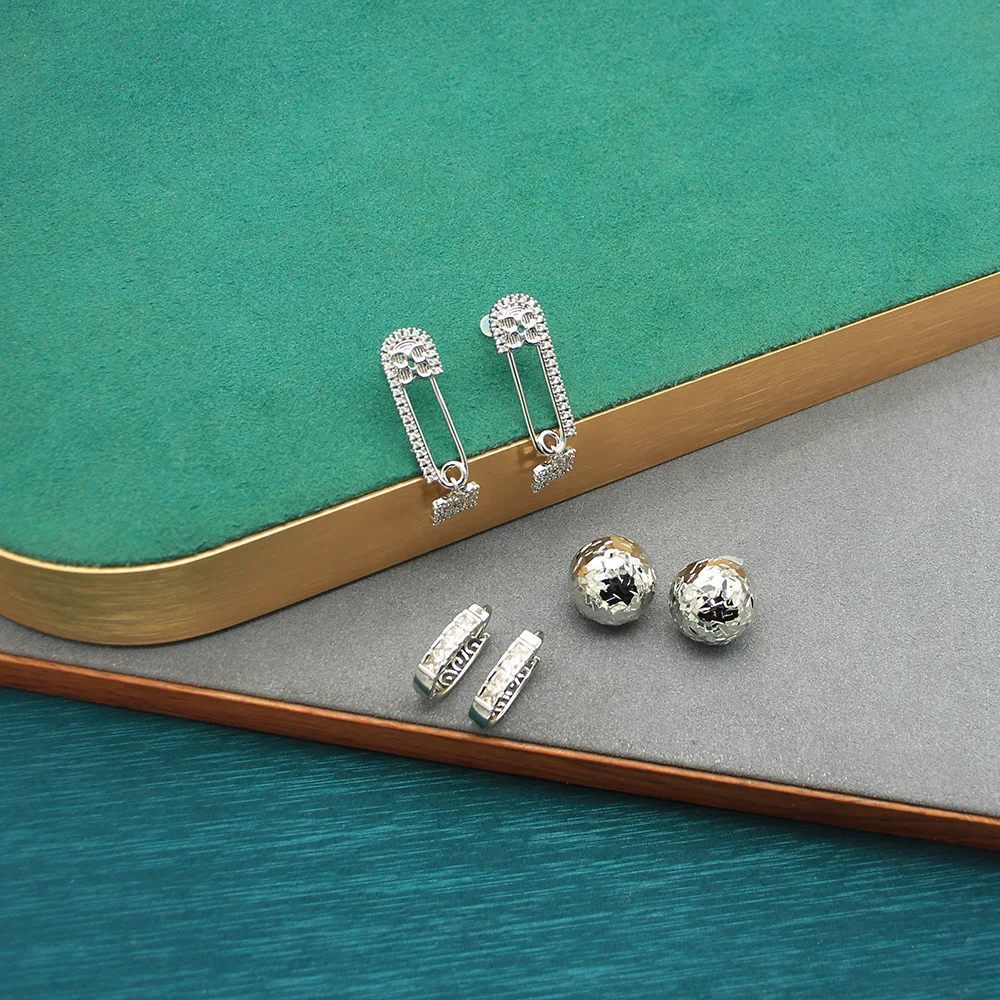 Niche Stylesense of Design Diamond-shaped Pin Ball Earrings Hoop Earrings
Niche Stylesense of Design Diamond-shaped Pin Ball Earrings Hoop Earrings