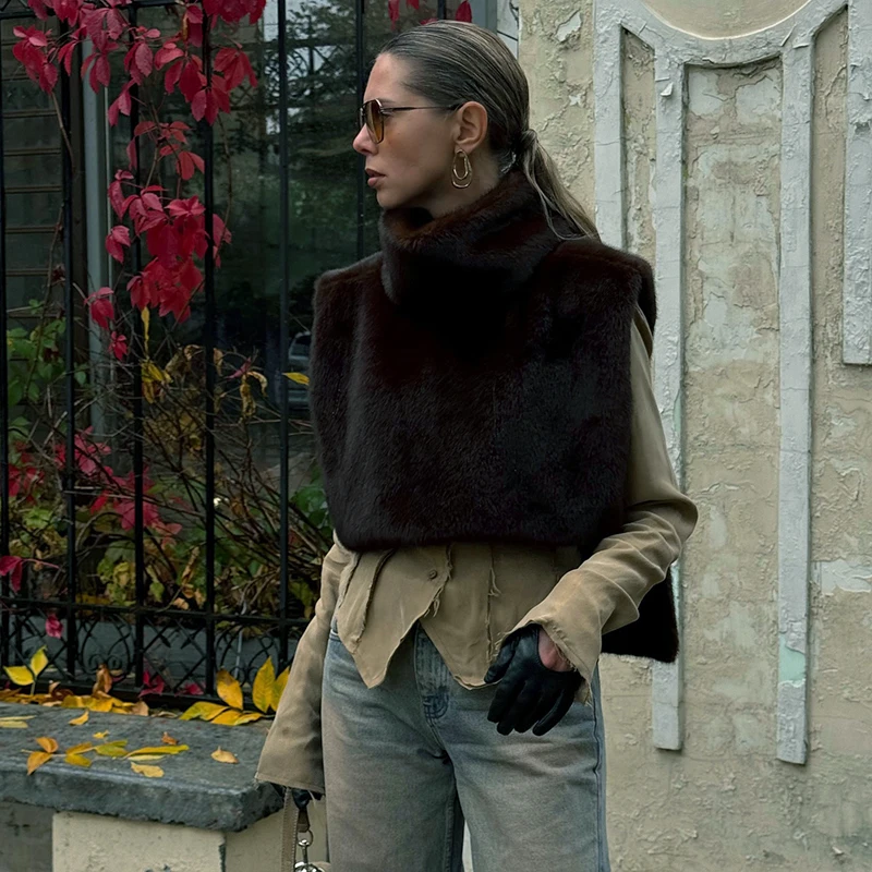 Solid Color Half Turtleneck Furry Sleeveless Top Patchwork Short Section Pullover Top 2025 Fall Woman'S Clothing Street
Solid Color Half Turtleneck Furry Sleeveless Top Patchwork Short Section Pullover Top 2025 Fall Woman'S Clothing Street