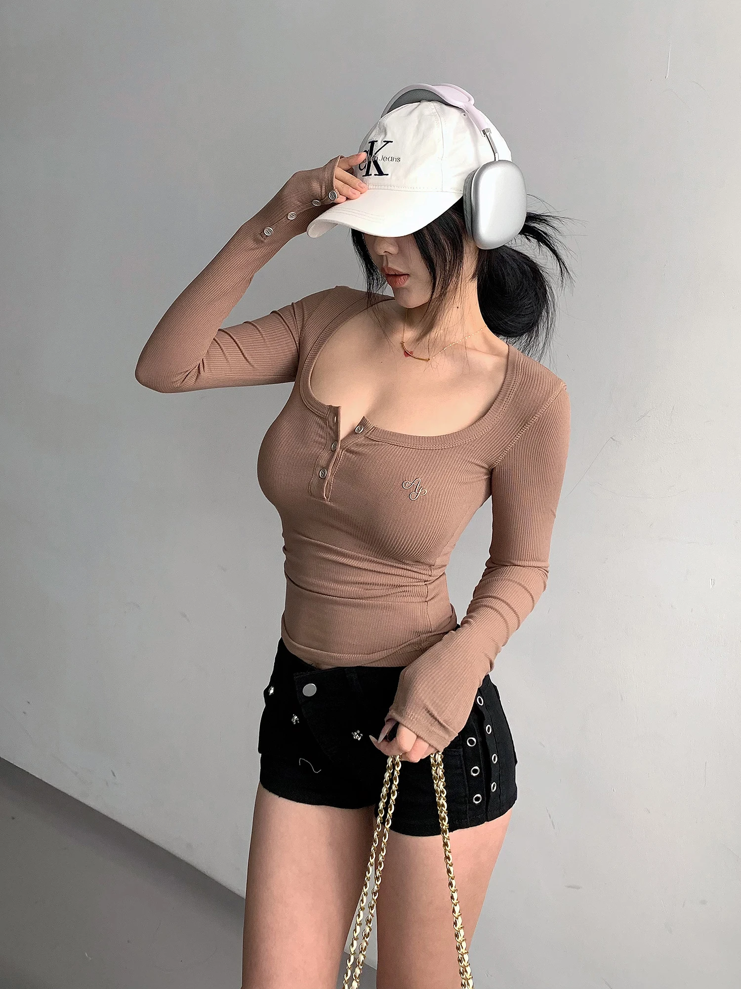 Retro American Knitted Long Sve T-irt Women's Spring Autumn Square Collar Tee Button Cuff Split Base irt Street Sl...
Retro American Knitted Long Sve T-irt Women's Spring Autumn Square Collar Tee Button Cuff Split Base irt Street Sl...