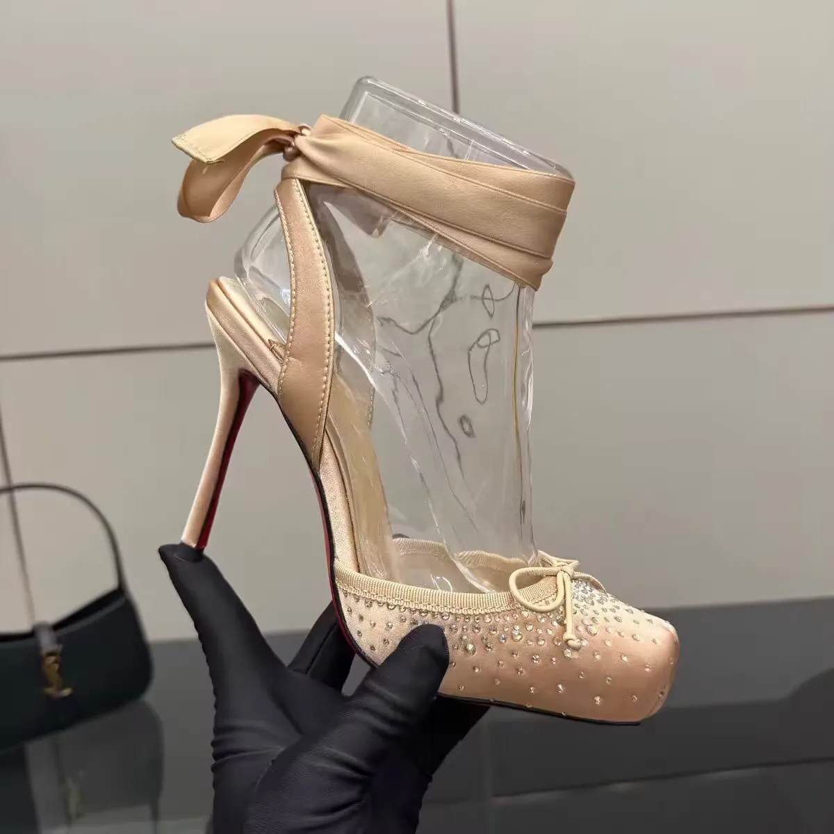 Summer New Square Satin Women's High-heeled Sandals with Ankle Strap, Fashionable Party and Banquet Ballet High-heeled Shoes
Summer New Square Satin Women's High-heeled Sandals with Ankle Strap, Fashionable Party and Banquet Ballet High-heeled Shoes