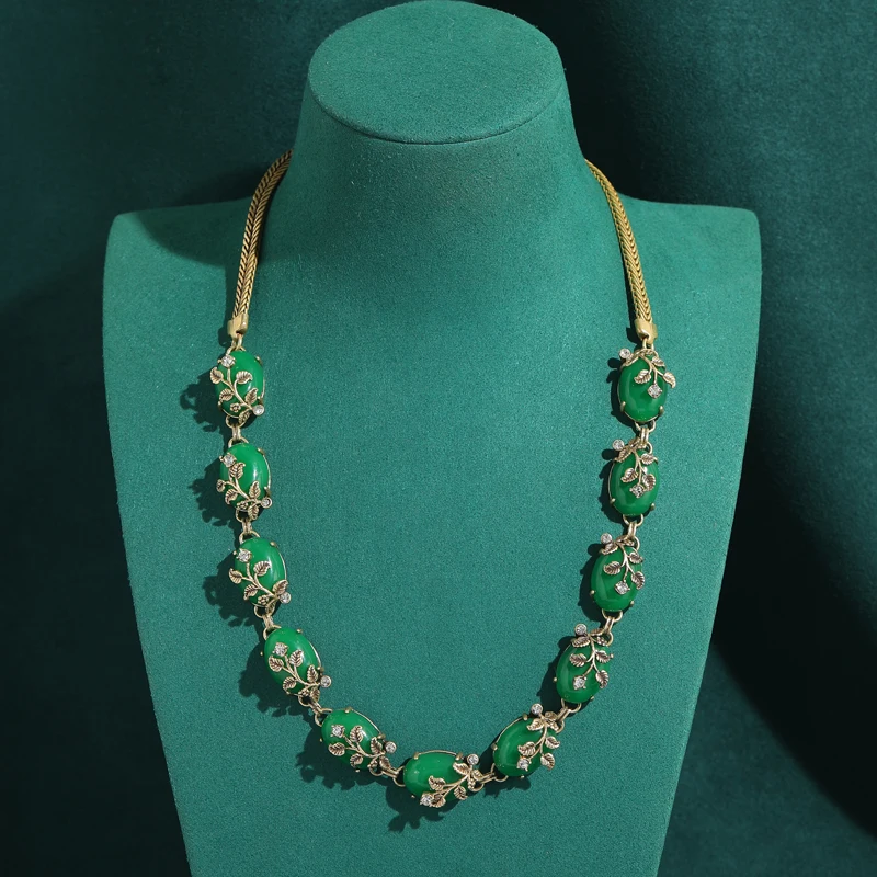 Vintage Green Choker Necklace With Zircon Leaves Gold Color Retro Natural Stone Jewelry Elegance Accessories Mother's Day Trends
Vintage Green Choker Necklace With Zircon Leaves Gold Color Retro Natural Stone Jewelry Elegance Accessories Mother's Day Trends