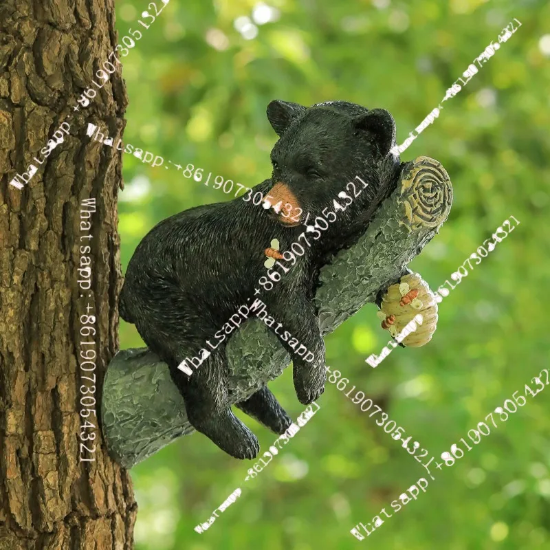 Маленький черный медвежонок, дремлющий в дереве, черный медвежонок, кубик дремка, открытый сад, декоративный орнамент с медведем
Маленький черный медвежонок, дремлющий в дереве, черный медвежонок, кубик дремка, открытый сад, декоративный орнамент с медведем