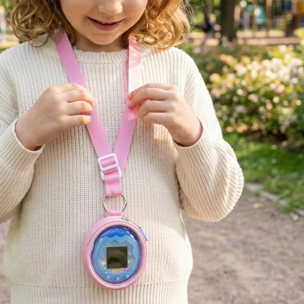 Сумка для хранения Tamagotchi Paradise, нейлоновая сумка на молнии, защитный чехол с регулируемым ремешком, защитные элементы для игровой консоли, 1 шт.
Сумка для хранения Tamagotchi Paradise, нейлоновая сумка на молнии, защитный чехол с регулируемым ремешком, защитные элементы для игровой консоли, 1 шт.