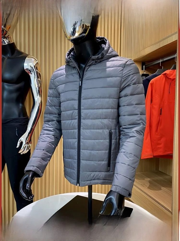 Мужская легкая хлопковая куртка, зимнее модное простое водонепроницаемое повседневное пальто с капюшоном, теплое молодежное хлопковое пальто с подставкой...
Мужская легкая хлопковая куртка, зимнее модное простое водонепроницаемое повседневное пальто с капюшоном, теплое молодежное хлопковое пальто с подставкой...