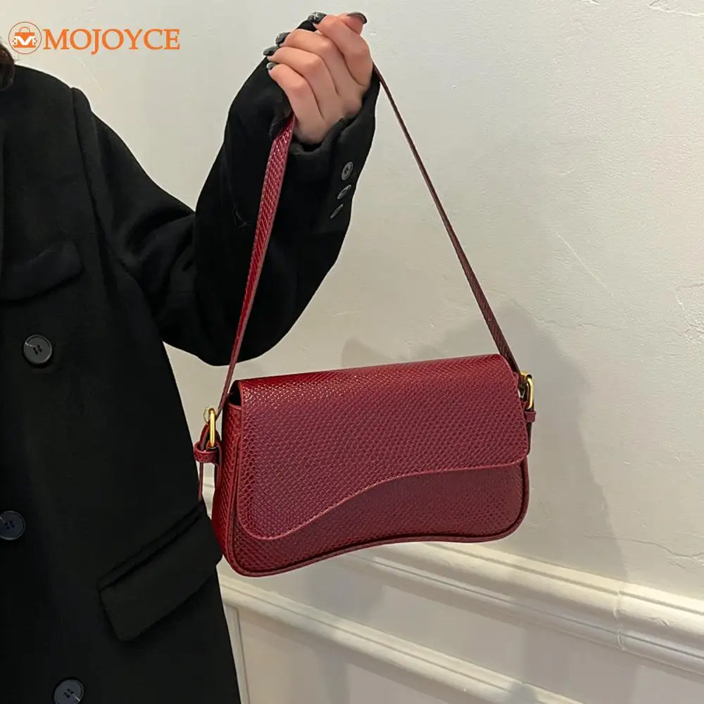 Women's PU Leather Crossbody Bag Vintage Solid Color Shoulder Bags High Quality Envelope Purse Ladies Small Handbag Designer Bag
Women's PU Leather Crossbody Bag Vintage Solid Color Shoulder Bags High Quality Envelope Purse Ladies Small Handbag Designer Bag