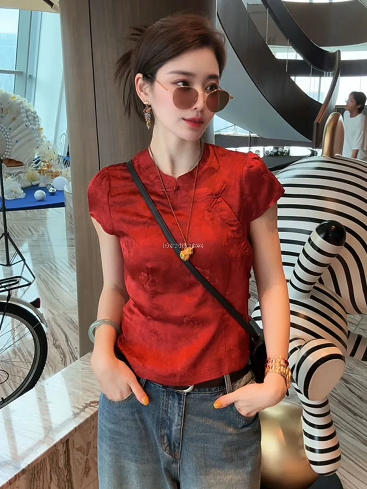 2026 new chinese improved retro fashion style stain stand collar short sleeve slimming cheongsam blouse women daily qipao top
2026 new chinese improved retro fashion style stain stand collar short sleeve slimming cheongsam blouse women daily qipao top