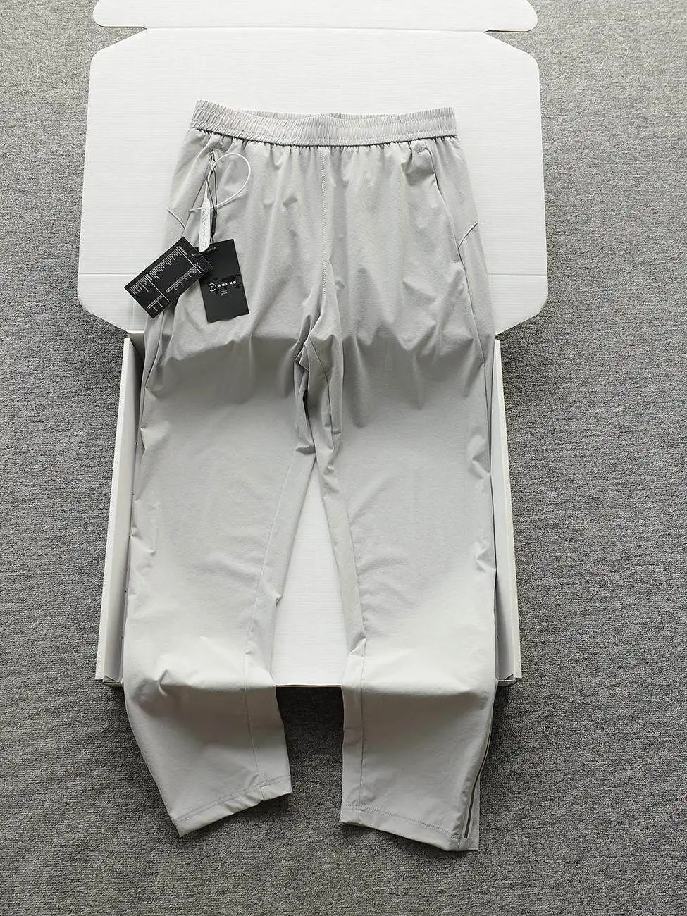 Men's And Women's Summer Outdoor Quick Dry Breathable Ultra Thin Casual Pants Ice Skin Pants High Elasticity Straight Leg Tro...
Men's And Women's Summer Outdoor Quick Dry Breathable Ultra Thin Casual Pants Ice Skin Pants High Elasticity Straight Leg Tro...