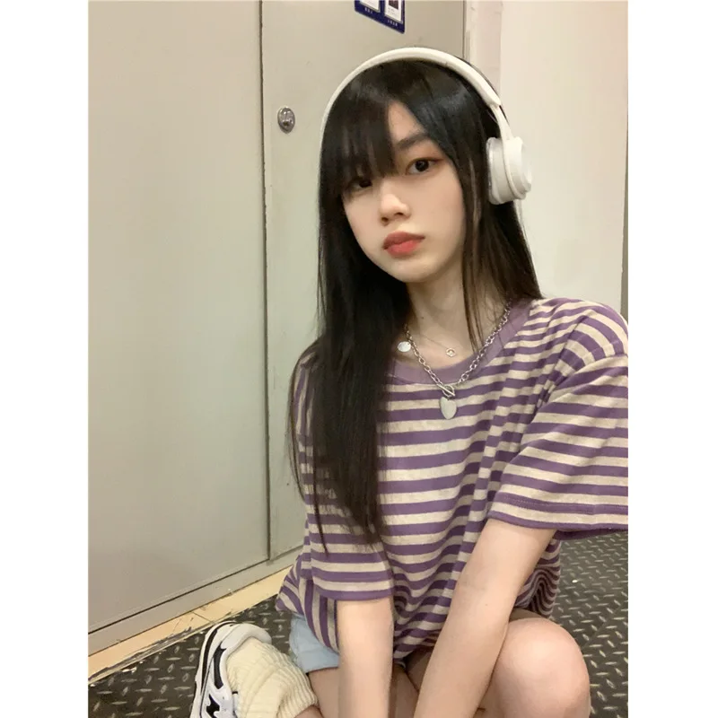 Striped Short-sleeved T-shirt Women's Korean Version Of Summer Loose Round Neck Pullover
Striped Short-sleeved T-shirt Women's Korean Version Of Summer Loose Round Neck Pullover