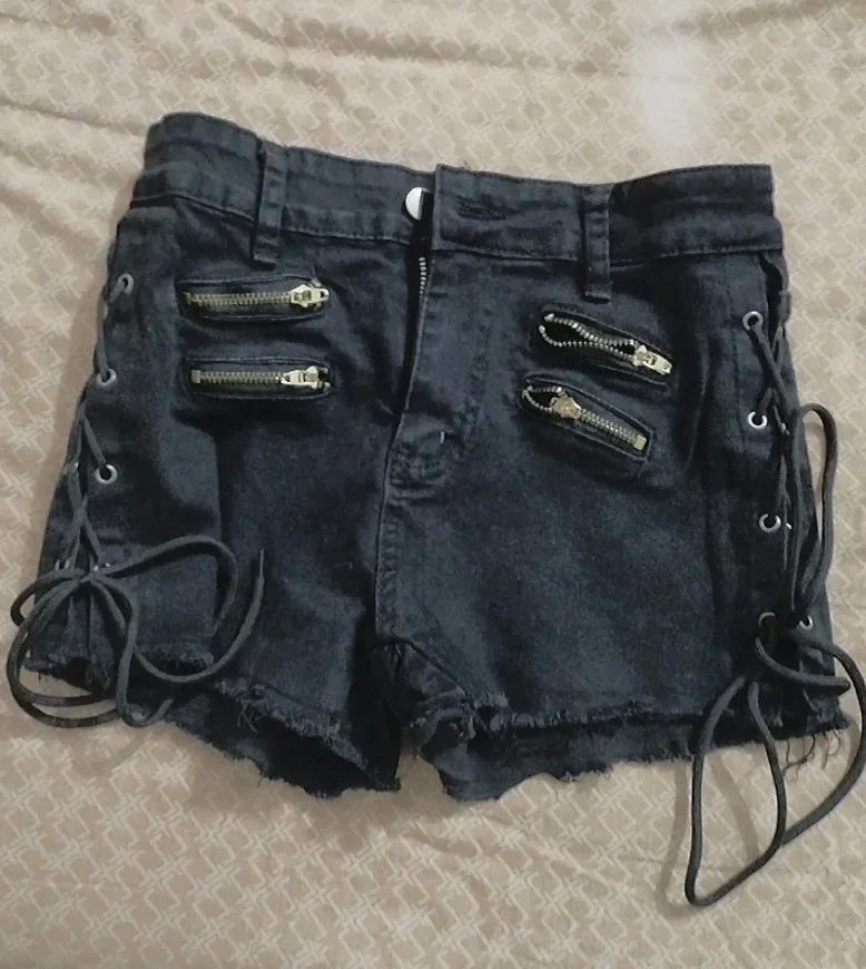 Vintage Black Zipper Gothic Denim Shorts Women 2025 Summer Streetwear Spice Girls Hot Pants Y2k Lace Up Ropa Mujer Short Jeans
Vintage Black Zipper Gothic Denim Shorts Women 2025 Summer Streetwear Spice Girls Hot Pants Y2k Lace Up Ropa Mujer Short Jeans