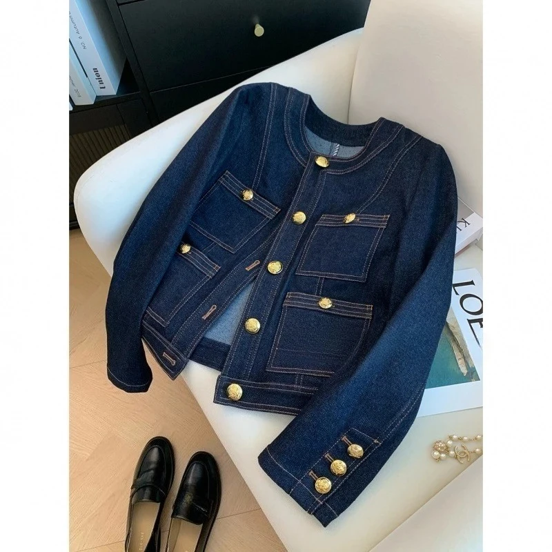 Blue round Neck Classic Style Denim Coat 2024 New Women's Spring and Autumn High-Grade Short Retro Loose Temperament
Blue round Neck Classic Style Denim Coat 2024 New Women's Spring and Autumn High-Grade Short Retro Loose Temperament