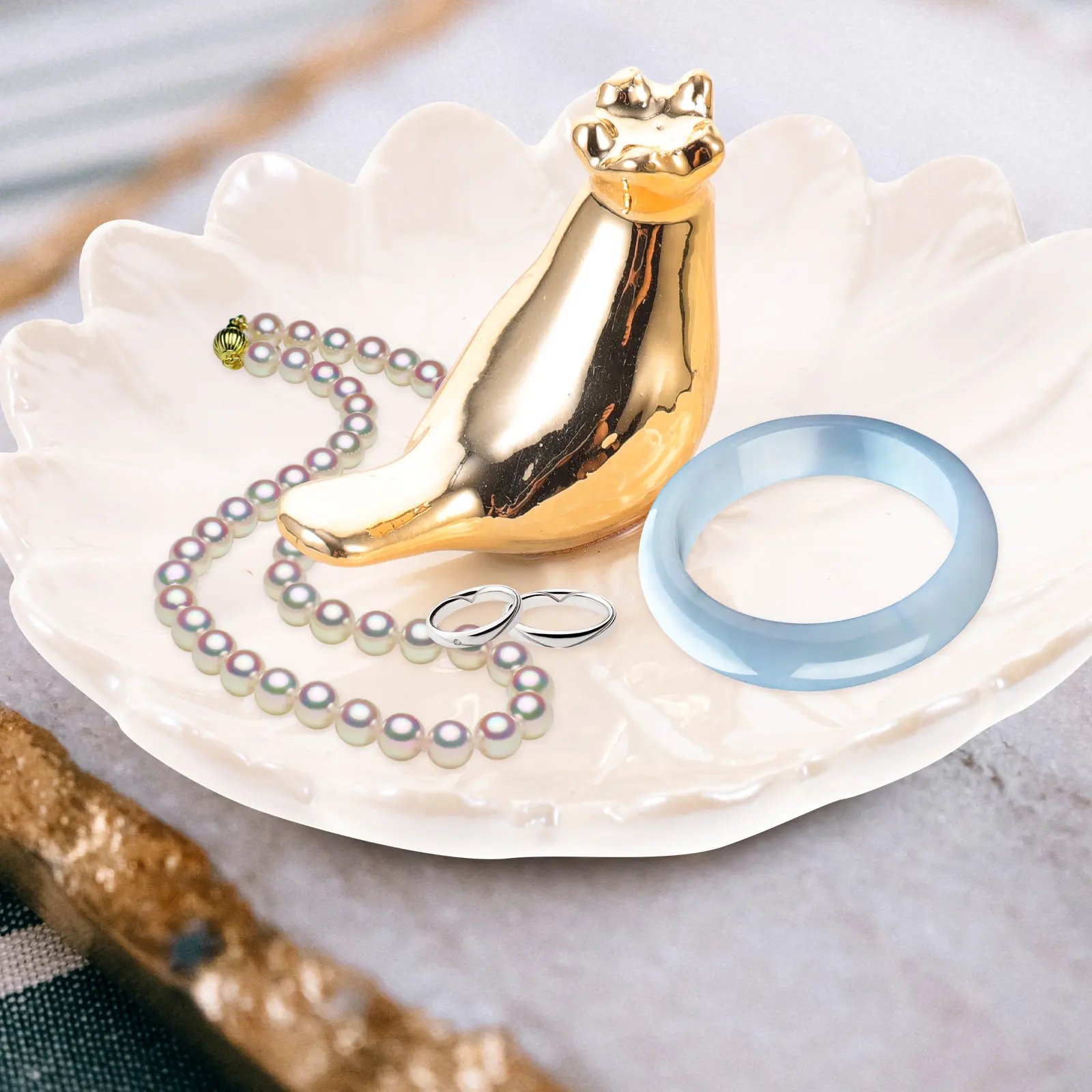 Ceramic Jewelry Dish Dolphin Decor Jewelry Display Plate Ring Holder Trinket Storage Tray for Earrings Bracelets Necklaces Dorm
Ceramic Jewelry Dish Dolphin Decor Jewelry Display Plate Ring Holder Trinket Storage Tray for Earrings Bracelets Necklaces Dorm