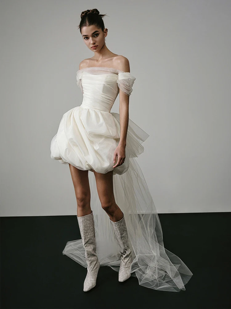 Элегантное атласное свадебное платье на одно плечо, белое, для миниатюрных женщин, в стиле ретро, с юбкой А-силуэта
Элегантное атласное свадебное платье на одно плечо, белое, для миниатюрных женщин, в стиле ретро, с юбкой А-силуэта