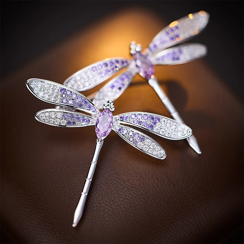 High-end Light Luxury Copper Inlaid Zircon Purple Dragonfly Insect Brooch Niche Elegant Creative Pin Brooch Coat Accessory
High-end Light Luxury Copper Inlaid Zircon Purple Dragonfly Insect Brooch Niche Elegant Creative Pin Brooch Coat Accessory