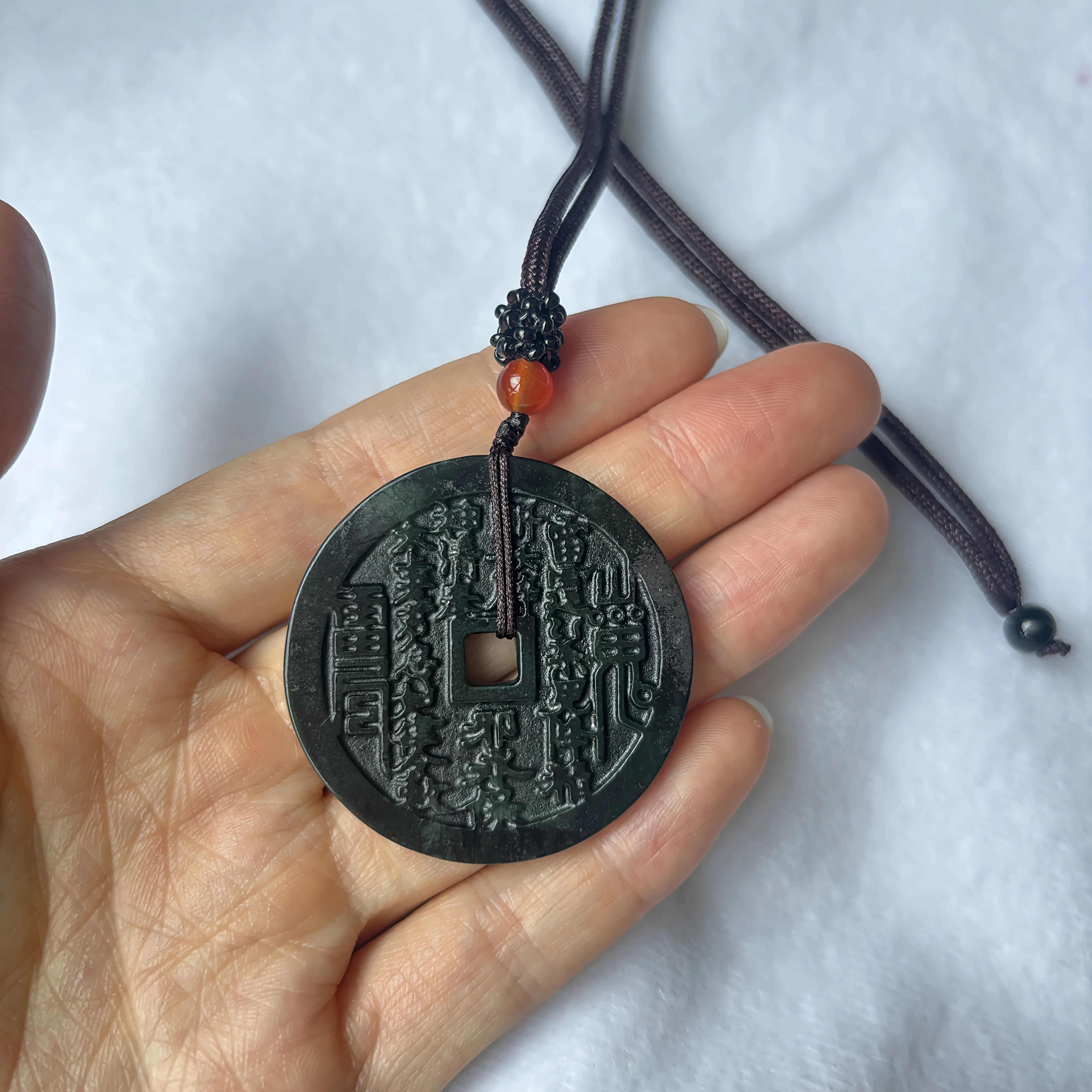 Jade Medicine King Stone Mountain Spirit Coin Pendant Unisex Peaceful Round Double-sided Exquisite Carved Pendant Plate
Jade Medicine King Stone Mountain Spirit Coin Pendant Unisex Peaceful Round Double-sided Exquisite Carved Pendant Plate