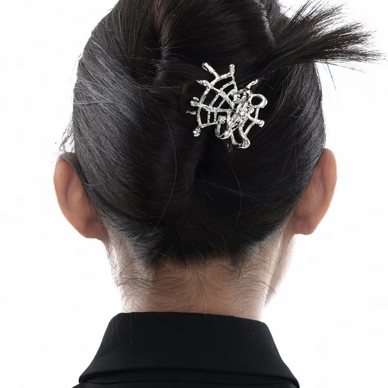 Y2K Metal Alloy Spider Web Shape Hair Clip Claw For Women Gothic Silver Black Hollow Geometric Hair Accessories Headress Hairpin
Y2K Metal Alloy Spider Web Shape Hair Clip Claw For Women Gothic Silver Black Hollow Geometric Hair Accessories Headress Hairpin